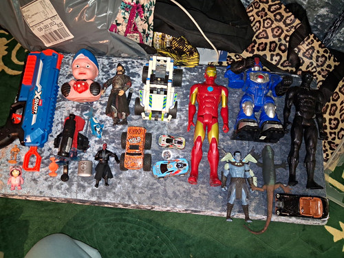 Marvel mixed lot action - mixed,